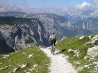 Ciclo Tour Dolomiti - Foto di Simon Steinberger da Pixabay 